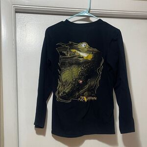 Flo grown shirt size small